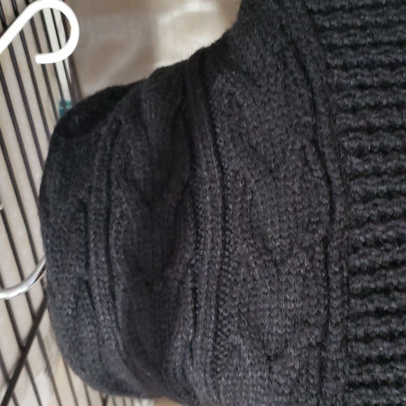 Vercini. Absolutely Beauty Black Cable Knit & Faux Fur Collared Cardigan. 2XL - Picture 6 of 16